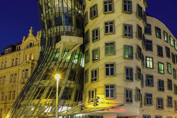 With it's very unique design, the "Dancing House" is probably the only modern building in Prague that attracts tourist. It was designed by Croatian-Czech architect, Vlado Milunić and Canadian-American architect, Frank Gehry.
#Architecture
#GoldenHour