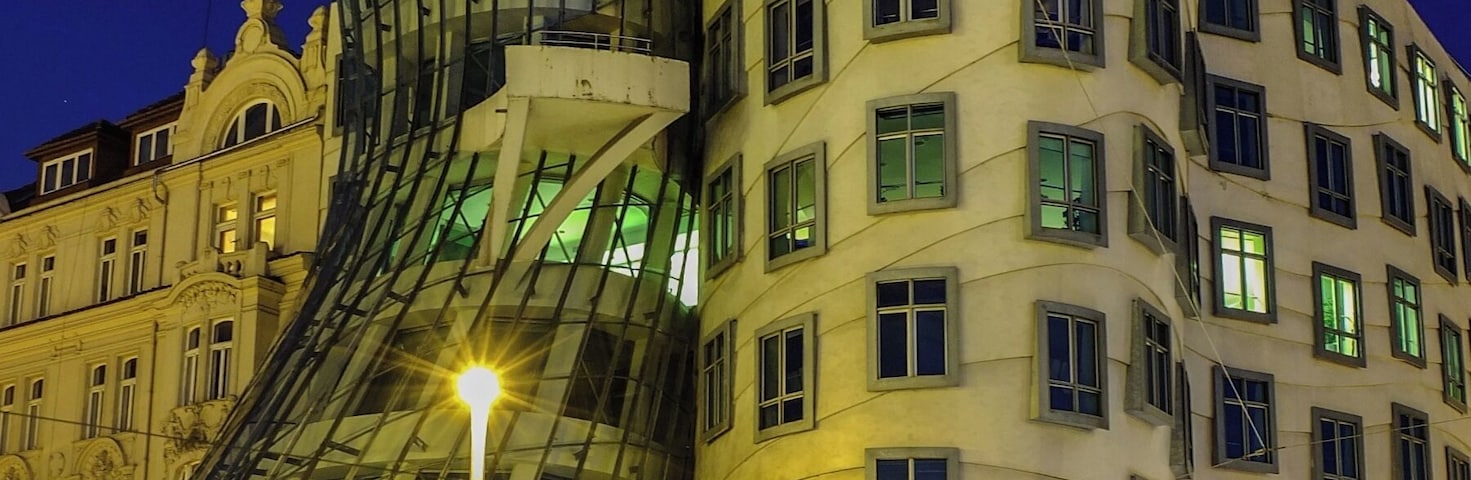 With it's very unique design, the "Dancing House" is probably the only modern building in Prague that attracts tourist. It was designed by Croatian-Czech architect, Vlado Milunić and Canadian-American architect, Frank Gehry.
#Architecture
#GoldenHour