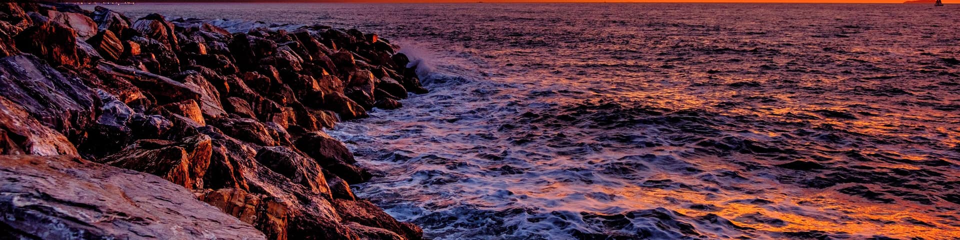 Tramonto sulla spiaggia di Marina di Pisa