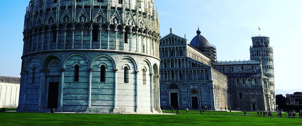 A view of the Pisa Piazza del Duomo and the Torre in the morning