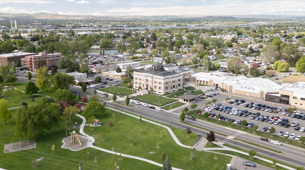 Franklin County Courthouse - Pasco, WA - 4th Ave & Surrounding Area