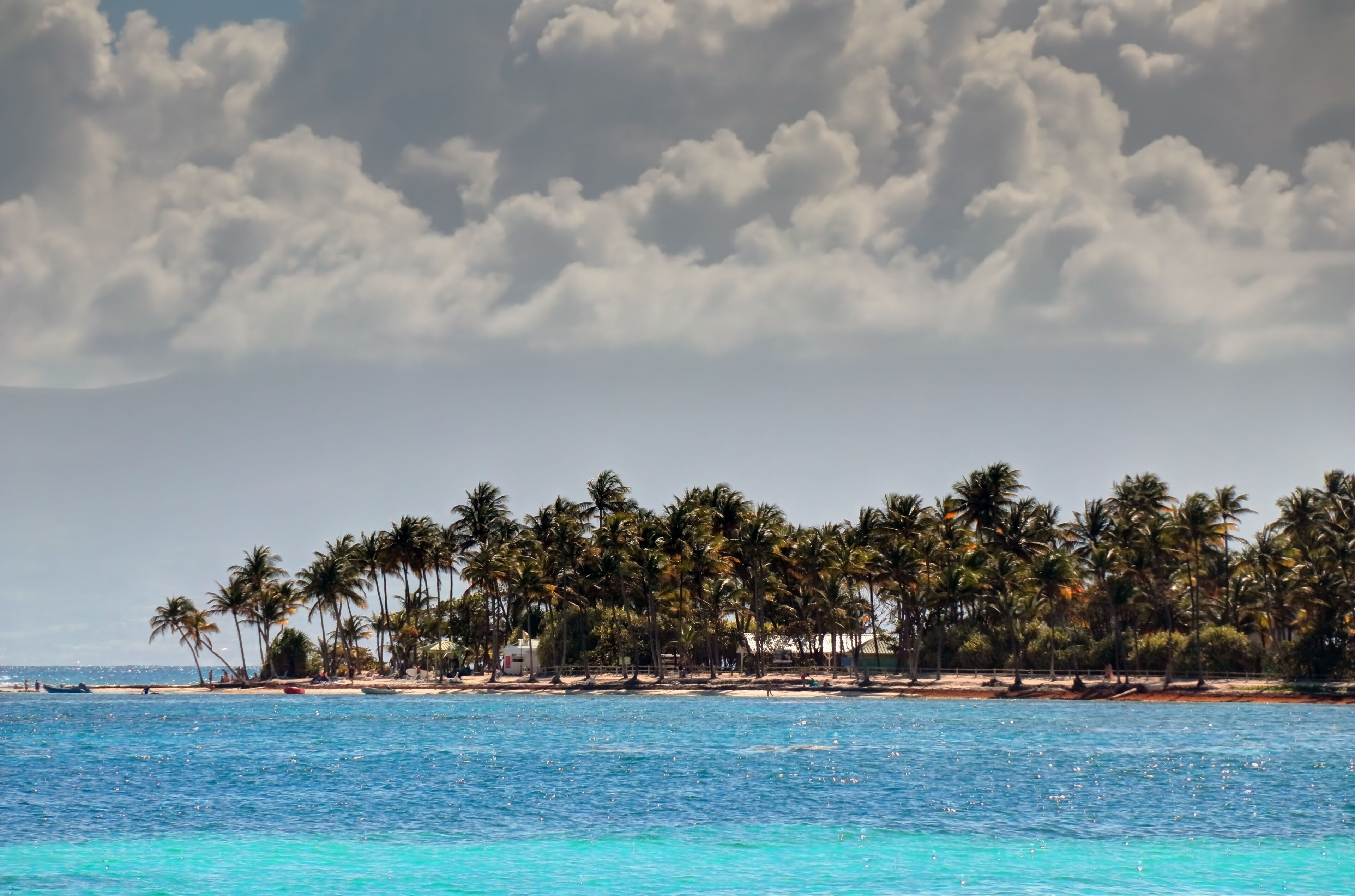 La plage de la Caravelle à Grande Terre Sainte-Anne en Guadeloupe