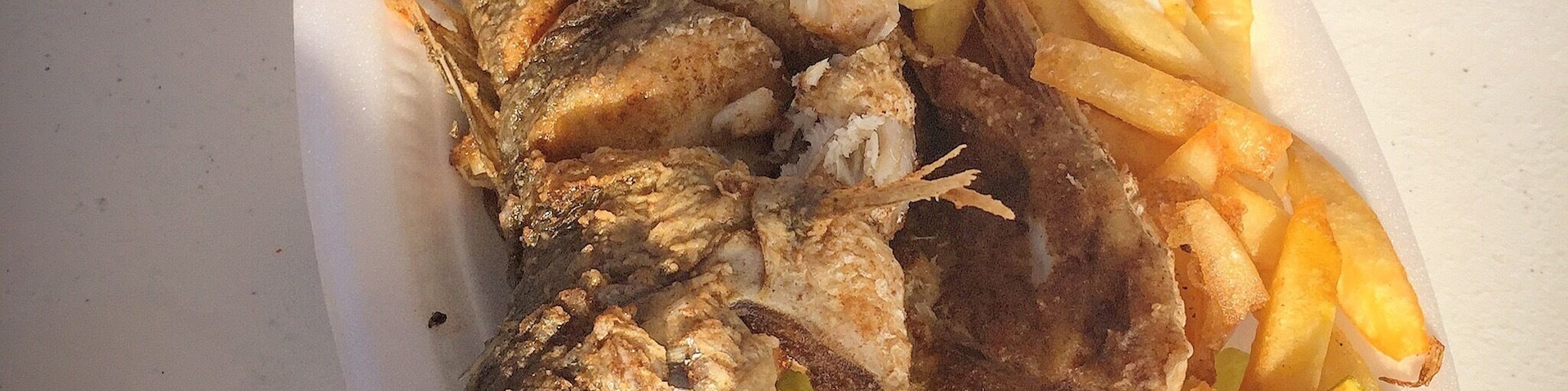 You can get some really  fresh seafood here.