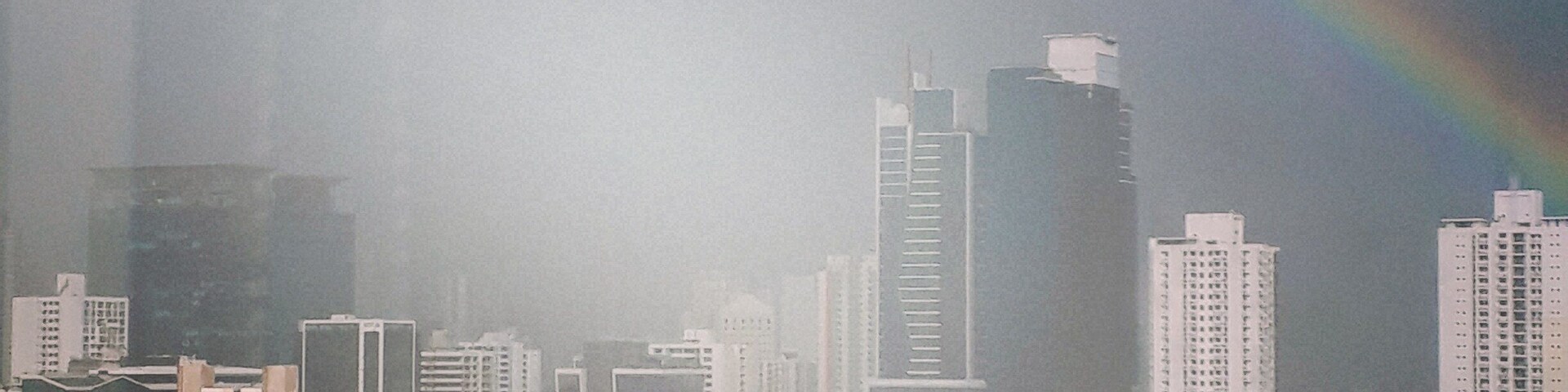 Rainy day in Panama City but the charm of this city never ends. A beautiful rainbow over the city invites us to spend a bright day in paradise. #LifeAtExpedia