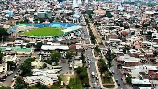 Si necesitas visitar un lugar nuevo, debes considerar el pueblo de Portoviejo! Portoviejo es el capital de la provincia de Manabi el el país Ecuador. Ellos están sufriendo porque terremoto de 7.8 magnitude y 350 personas murieron. Casi cada edificios colapsaron. El pueblo es trabajando a restaurar la economía. El pueblo es en la costa de Ecuador y es 30 minutos de la playa.
Como qualquien otra ciudad, el pueblo tiene los cines y restaurantes. Un comida popular es el encebollado que tiene la Yucca, lemon, agua, cilantro. Es más bien para comerlo con pan! Tan delicioso.
Portoviejo tiene una universidad San Gregorio donde los estudiantes van. Y por divertida y una actividad, personas van a los juegos de fútbol todos los domingos. Las personas son muy simpático y amable y les gustan hablar con los vecinos mucho. Es un pueblo bonísimo y necesitas visitar!