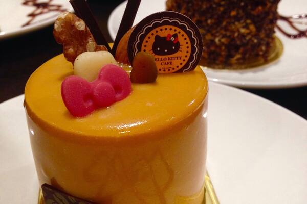 Hello kitty cafe in Adelaide city! Even though the shop's decoration isn't that fancy, but they do serve fancy desserts. Taste is not bad, worth give it a try!