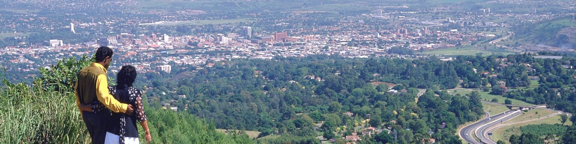 Pietermaritzburg mostrando escalada ou caminhada, uma cidade e paisagens
