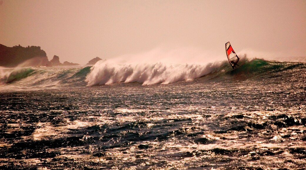 Less well known and therefore less crowded than neighbouring Sennen beach, Gwynver often provides excellent surfing conditions.