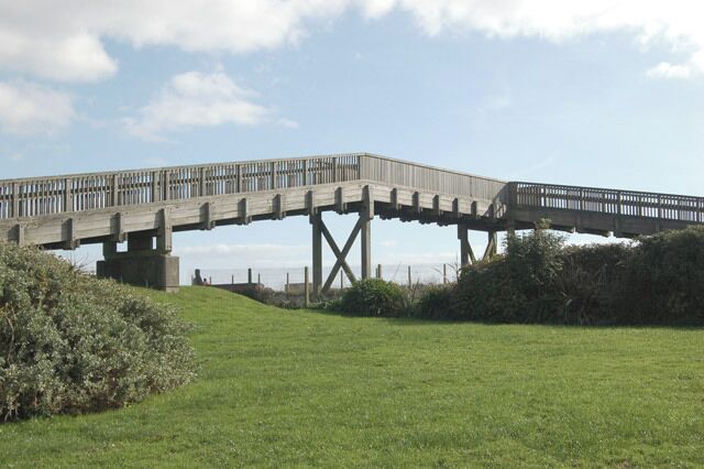 Looking south at a footbridge over the railway east of Penzance