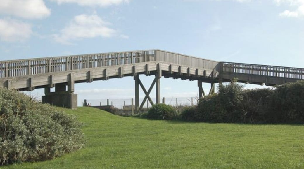Looking south at a footbridge over the railway east of Penzance