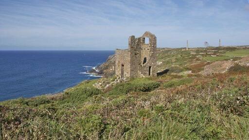 Ruined Mine Building, nr. Botallack Crowns mine and Botallack mine can be seen in the distance