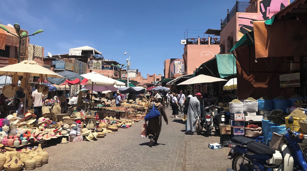 Inside of the Médina in Marrakech at Jemaa El Fna Square. #marrakech #morocco #jemaaelfna #flashpackingbarbie #worldtrip2019 #maroc #marrakesh #morrocanmedina