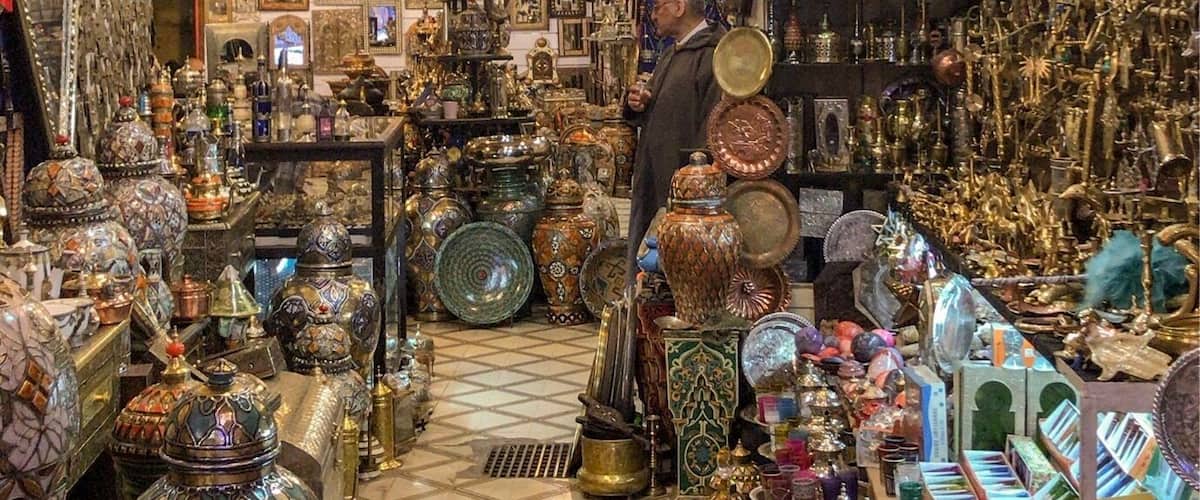 Wandering around the souks of Marrakech, I found myself staring at this store full of Lamps. What intrigued me was how everything is very organised and so beautiful. #details #lifeatexpedia