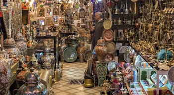 Wandering around the souks of Marrakech, I found myself staring at this store full of Lamps. What intrigued me was how everything is very organised and so beautiful. #details #lifeatexpedia