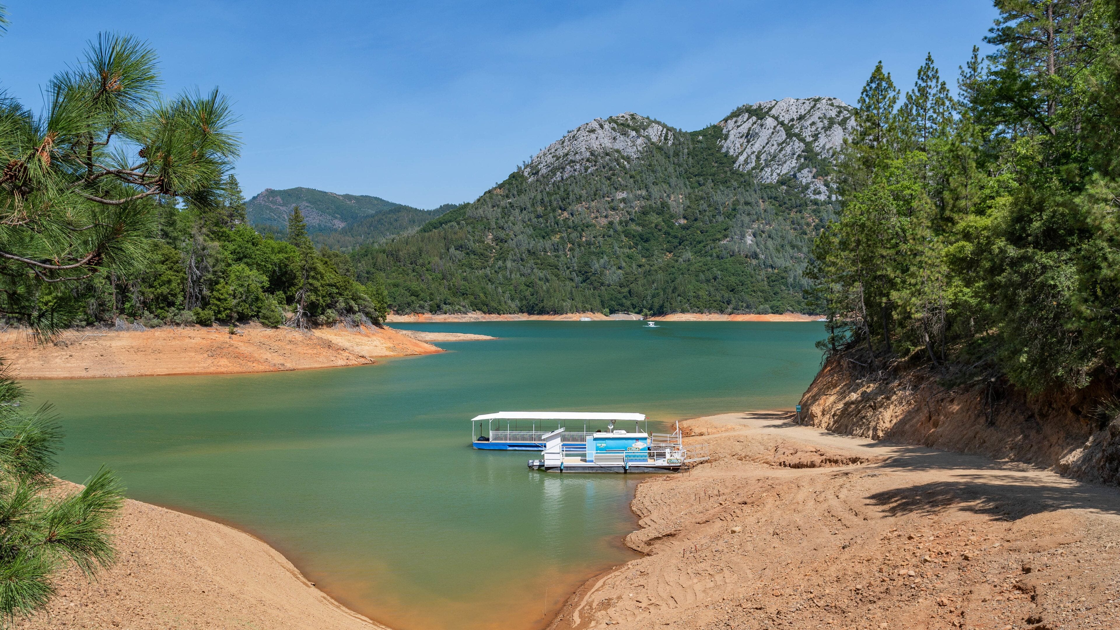 Redding which includes a river or creek