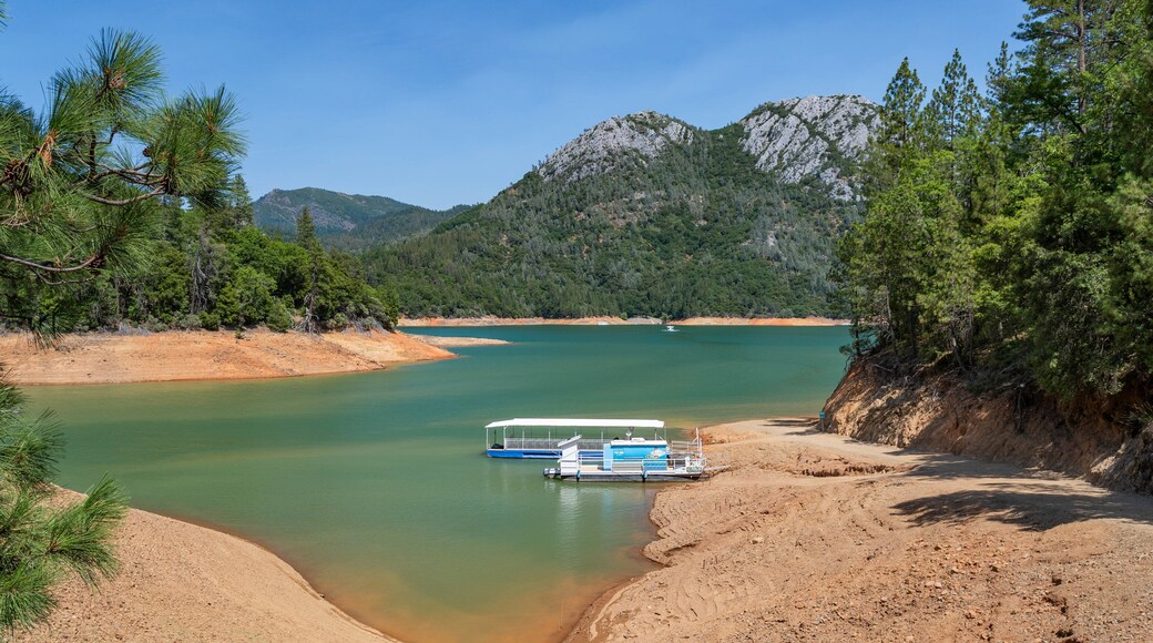 Redding which includes a river or creek