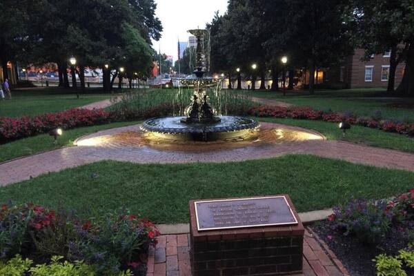 I love checking out college campuses if I'm visiting a college town!