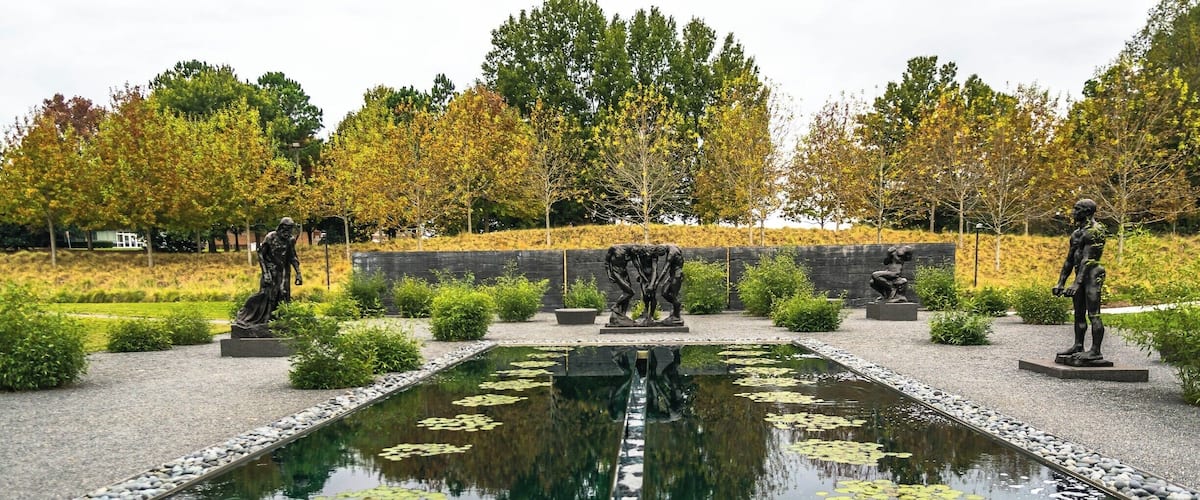 Great place to visit during beautiful weather and its free only pay for special event. there alot of art displays outside and indoor. also alot of walking trails so u can bring ur dog.