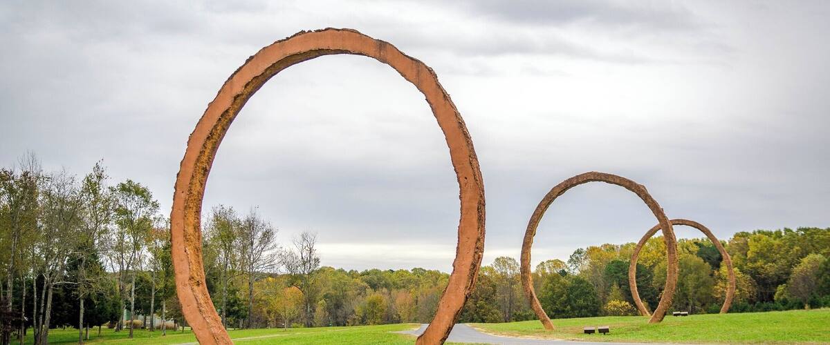 Great place to visit during beautiful weather and its free only pay for special event. there alot of art displays outside and indoor. also alot of walking trails so u can bring ur dog.