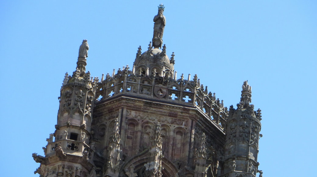 This building is indexed in the Base Mérimée, a database of architectural heritage maintained by the French Ministry of Culture, under the reference PA00094108 .