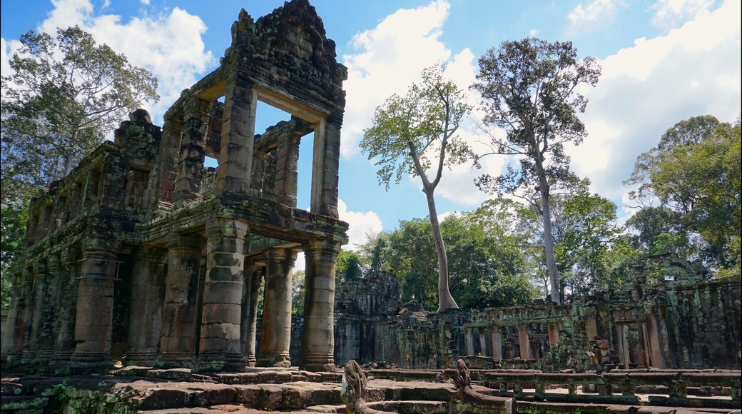 Preah Khan was my favourite temple in the Ankgor temple complex. The great thing about it was the peace and quite you had, everybody seemed to be only concerned with the main temples but go beyond and you have so many amazing temples that blew my mind
#bestof5