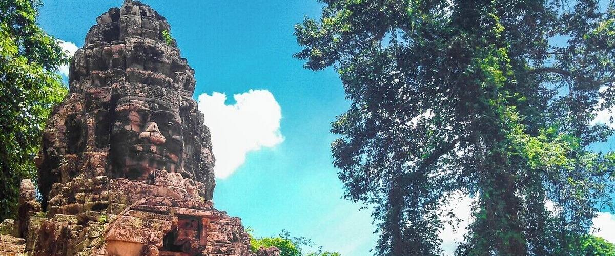 Amidst the unforgivable heat and persistent little Khmer children almost pleading for you to buy touristy trinkets and knickknacks, discovering the crumbling temples of Angkor Wat is an enriching experience.