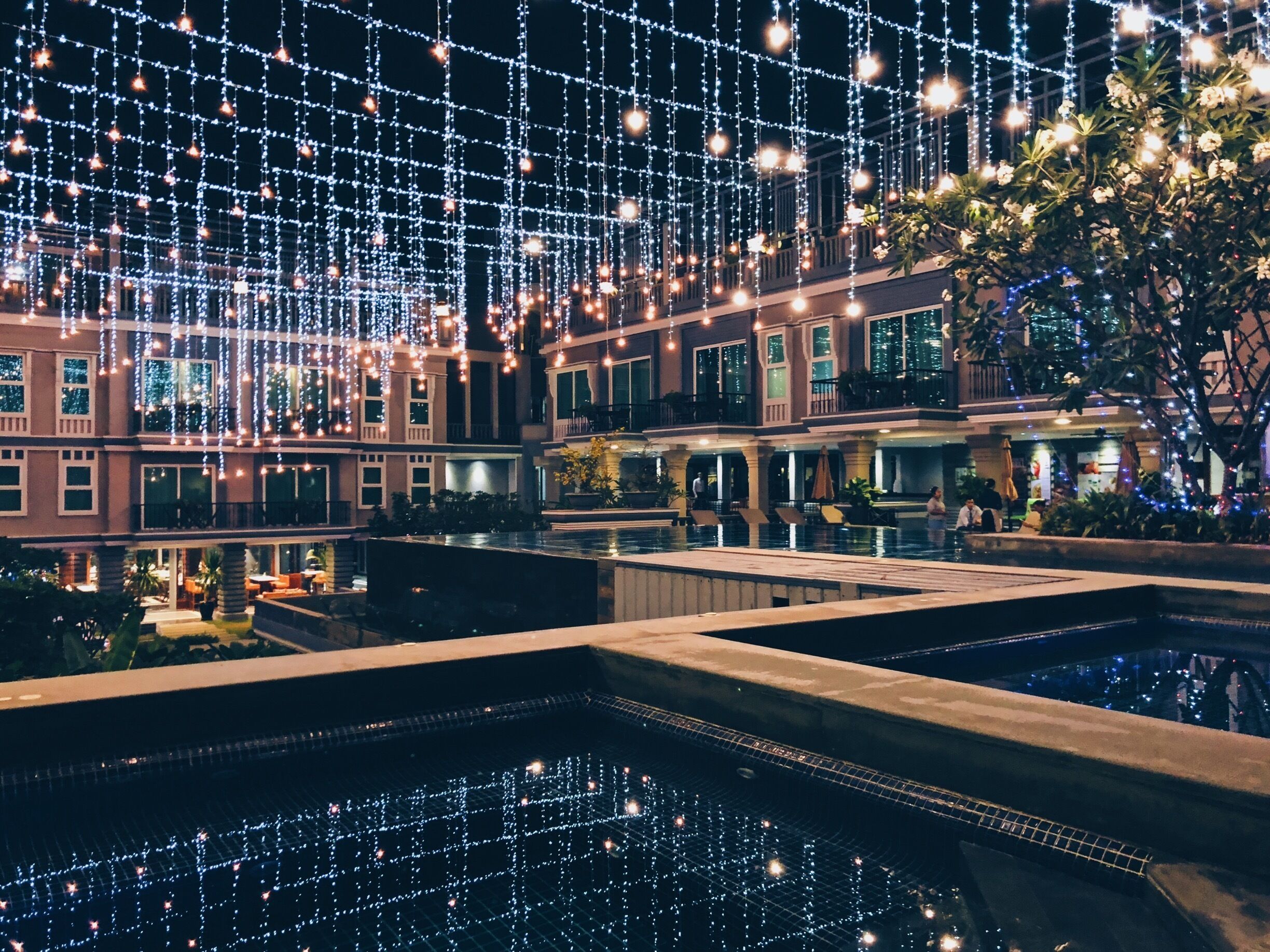 Look up and get lost.

The sky is full of stars when night falls in this luxury hotel in Siem Reap. After an exhausting day running through temples, a view like this is simply priceless.

“J7 Hotel is an inspiration of the legendary figure King of the Khmer Empire Jayavarman VII who was also called as the ‘Buddhism of the Greater Vehicle’ for all his great innovative built including Angkor Thom and public works. The temples of the Angkor region, and the many other temples spread throughout Cambodia are integral part of the patrimony of the Khmer nation.”

#LifeAtExpedia #Lights #J7 #Singapore