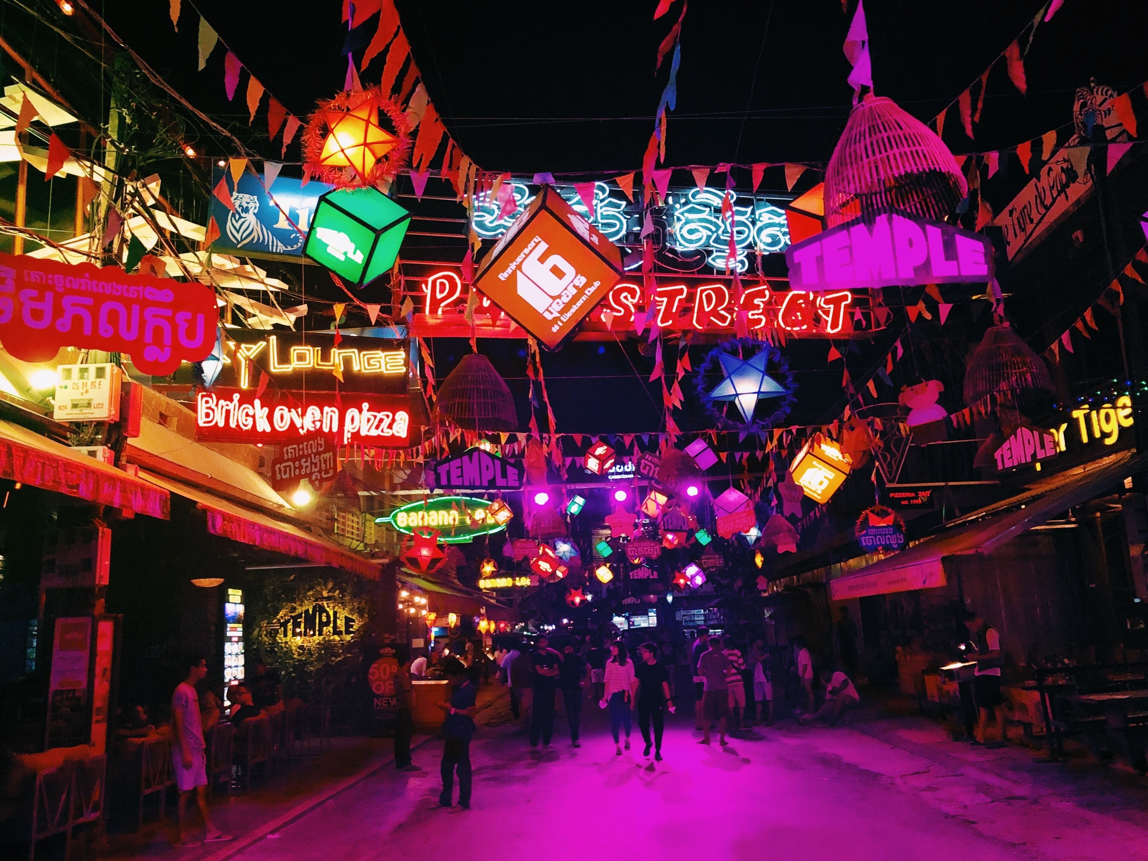 After a tiring temple-hopping day, party your heart out at Pub Street where everyone is welcome! 
#LifeAtExpedia