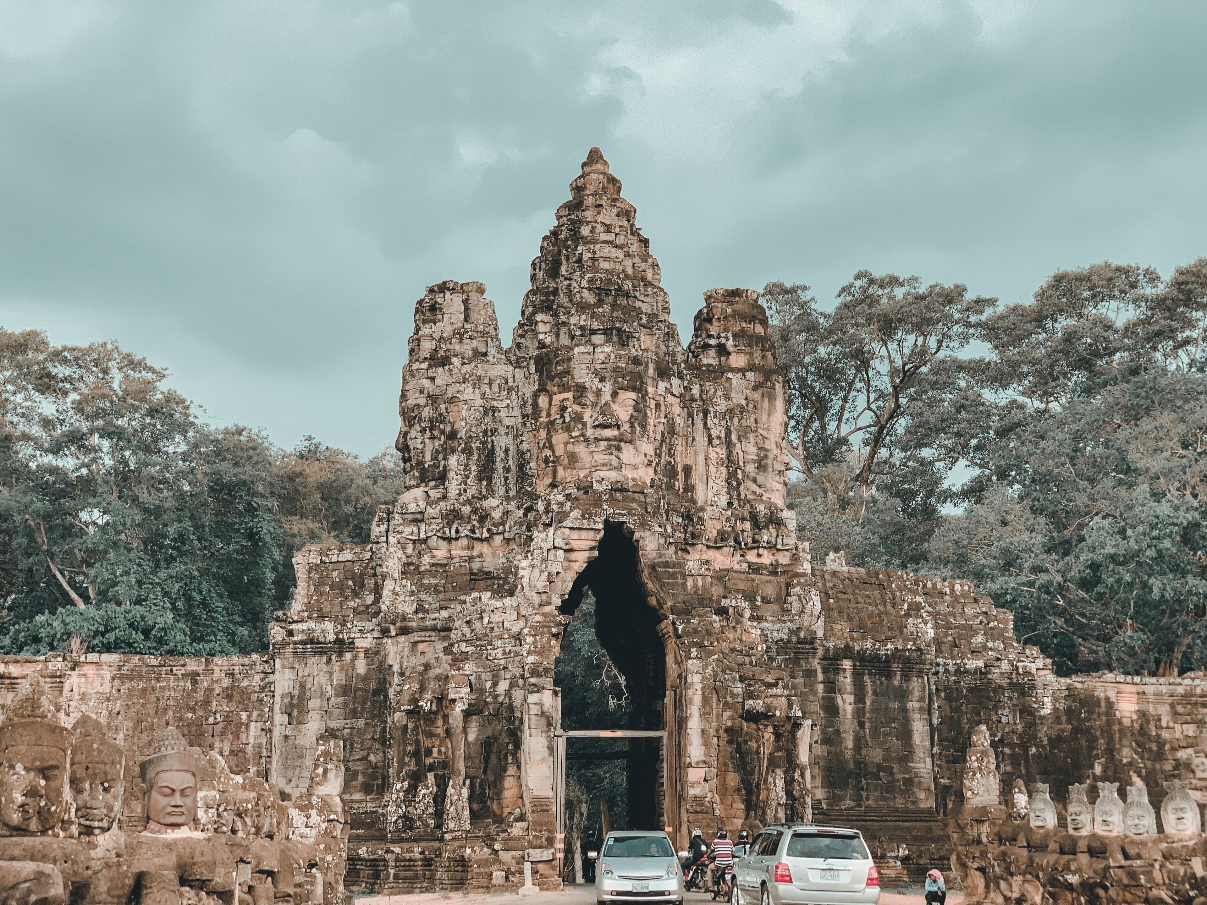 Beautiful Angkor Wat! I will surely be back! #angkorwat #taprohm #bayontemple #bantaykedei #wanderlost #wanderbug #wanderlust #indaywanders #gei101