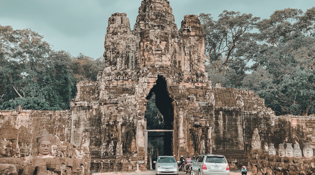 Beautiful Angkor Wat! I will surely be back! #angkorwat #taprohm #bayontemple #bantaykedei #wanderlost #wanderbug #wanderlust #indaywanders #gei101