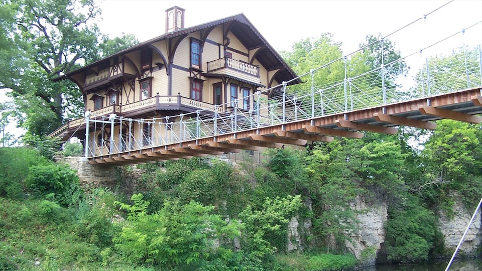 Rockford que inclui uma ponte, uma casa e arquitetura de patrimônio