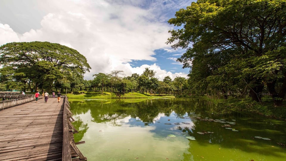 Walking around Bogyoke Park in #Yangon, #Myanmar 🇲🇲
#LifeAtExpedia