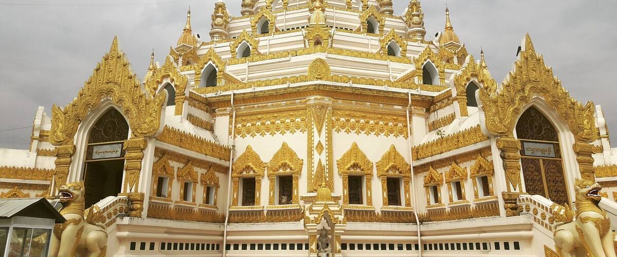 The Swe Taw Myat paya or “Buddha tooth relic pagoda” is one of Yangon’s recent places of worship. Construction was funded with donations of Burmese people and Buddhists from all over the world. The pagoda was constructed to enshrine a sacred Buddha tooth relic, believed to be one of the teeth of the Gautama Buddha who died some 2,500 years ago. The tooth was brought over from China in 1994 and enshrined in the pagoda for 45 days for Burmese Buddhists to pay homage. Enshrined along with the original relic were two ivory copies, one of which is still enshrined in the Swe Taw Myat today.
#mitalistraveldiary #travelislife #lovingit #lovetheworld #lovetraveling #blogging #travelblogging #bloggers #bloggerstyle #travelblogger #femaletraveler #femaletravelbloggers #solotrip #vacationmode #travel #travelersnotebook #travelersdiary #traveler #natgeoyourshot #airbnboftheday #myanmar #myanmartourism #yangon