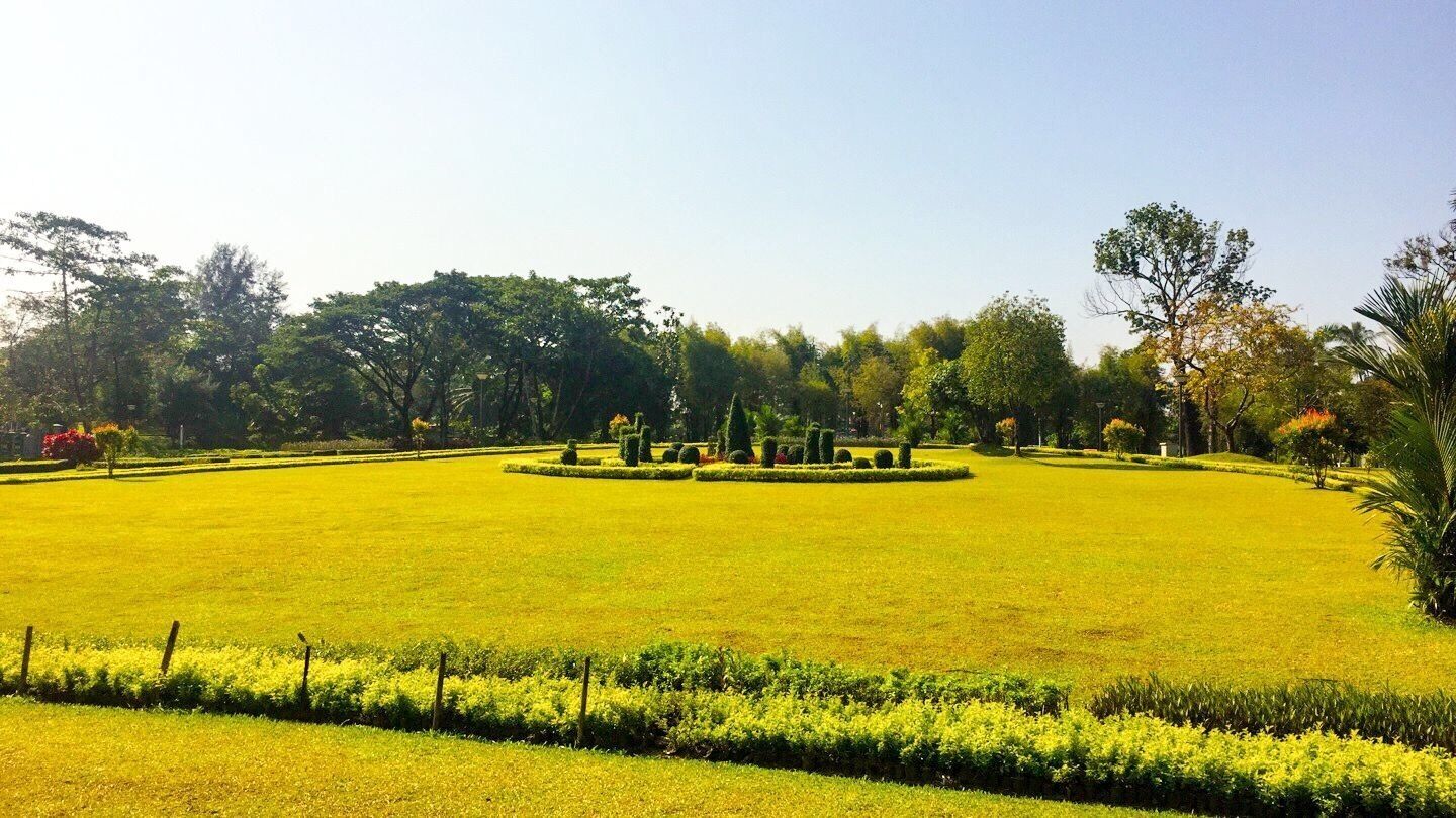 The views with the nice formations as the beautiful park . 