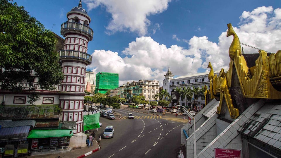 The view from the Sule Pagoda of #downtown #Yangon, #Myanmar 🇲🇲.
#LifeAtExpedia