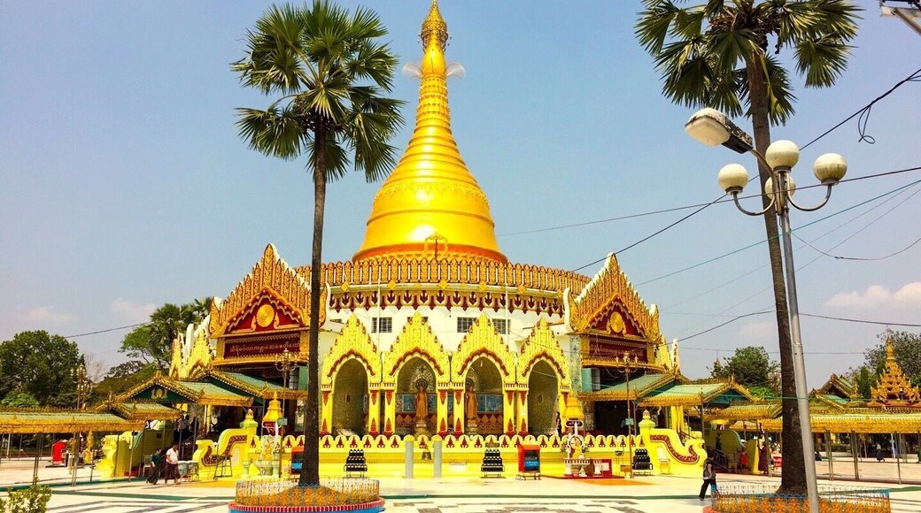 The formations as the artworks , so the architecture with the artworks .