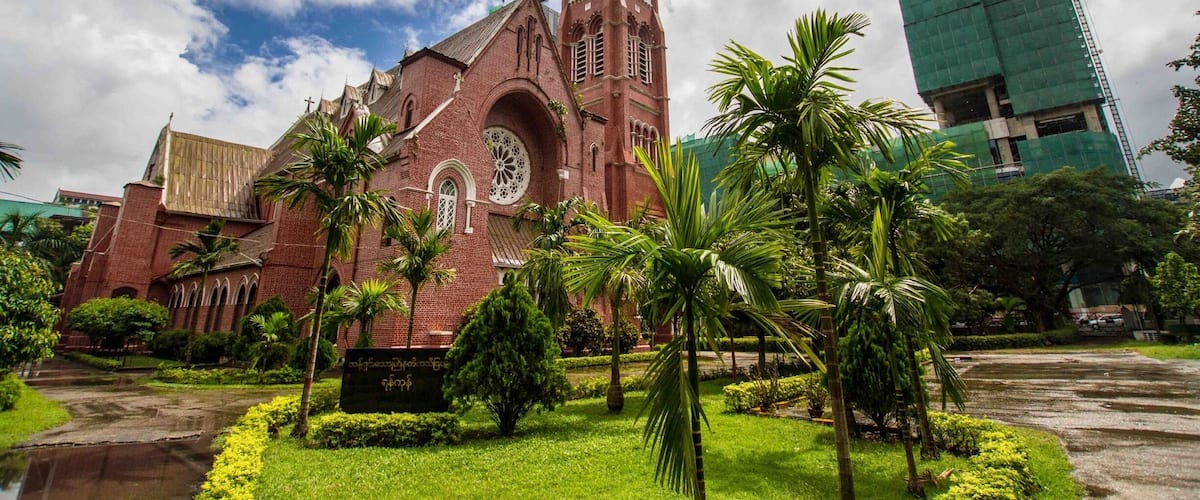 The Holy Trinity Cathedral in #Yangon, #Myanmar 🇲🇲 looks really out of place, not only for being a #Christian centre in a #Buddhist-majority country, but also for its classical #architecture among modern buildings.
#LifeAtExpedia