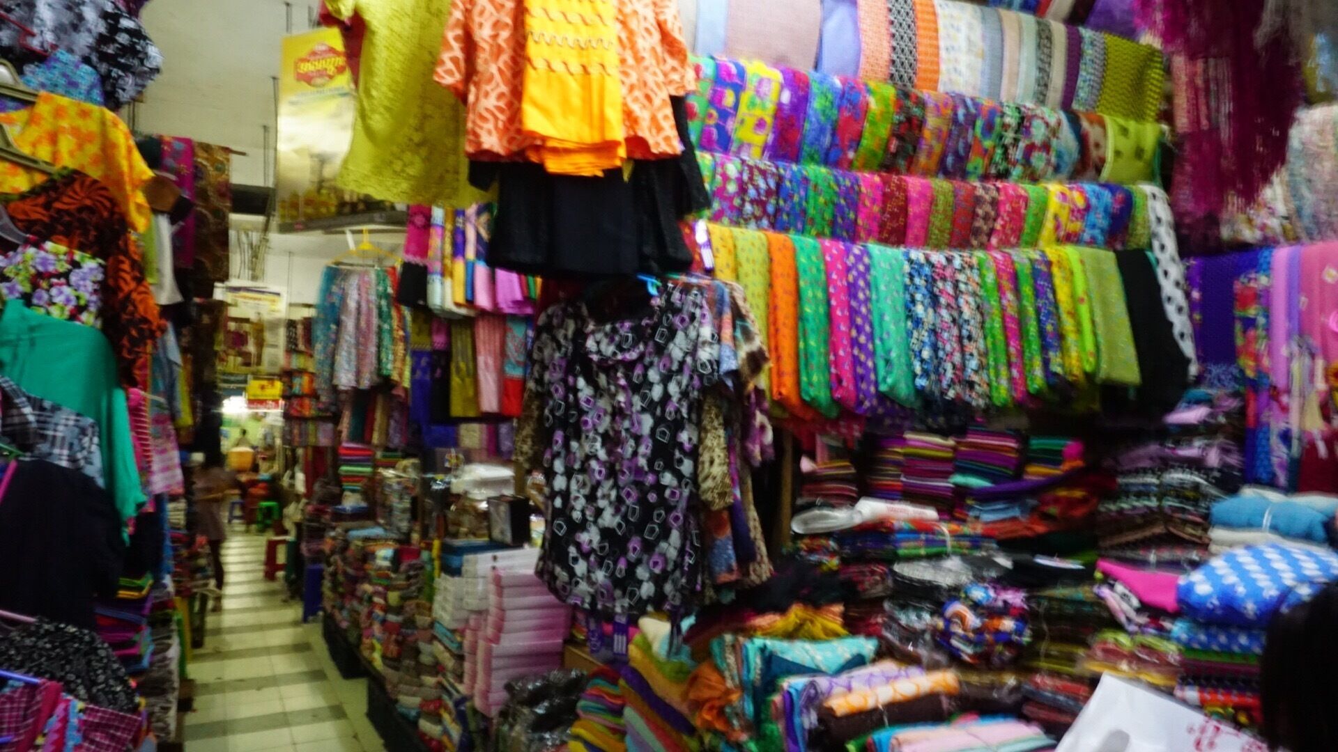 Basement floor of Junction Shopping Center -- longhis galore! 