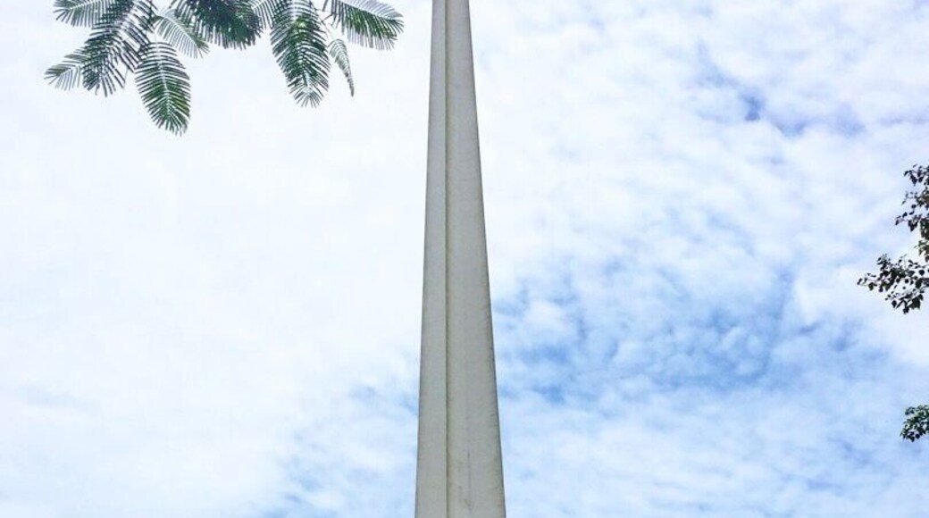 The monument of independence , the monument from my visit in the park .