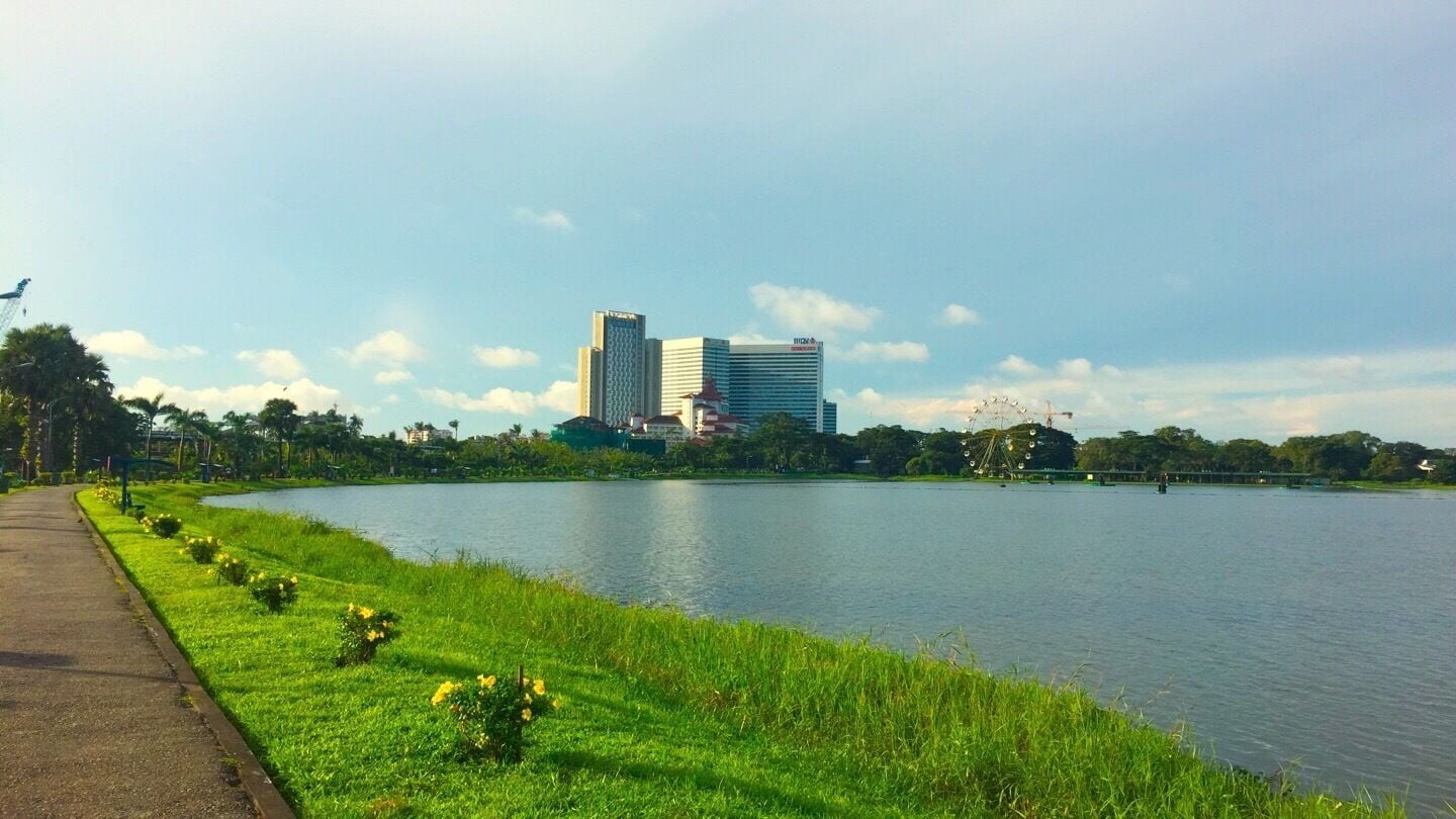 The morning views , the views as the beautiful landscapes with highest buildings , the buildings of SEDONA and the BIDV , views from the Inya Lake . 