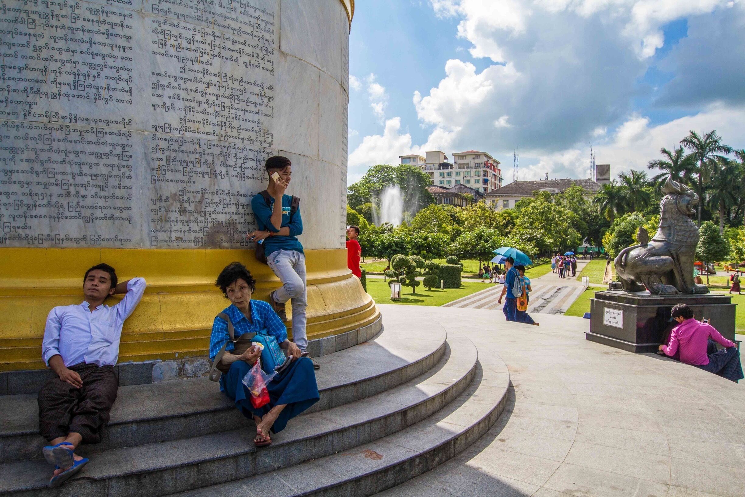 Some #locals just #chilling at the Independence Monument in #Yangon, #Myanmar 🇲🇲. As you do...
#LifeAtExpedia