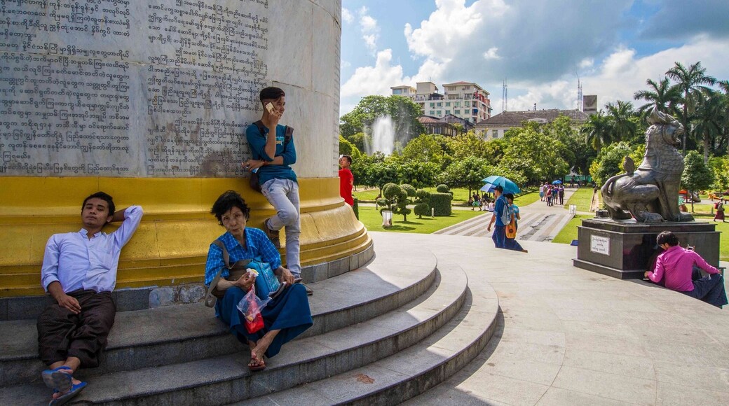 Some #locals just #chilling at the Independence Monument in #Yangon, #Myanmar 🇲🇲. As you do...
#LifeAtExpedia