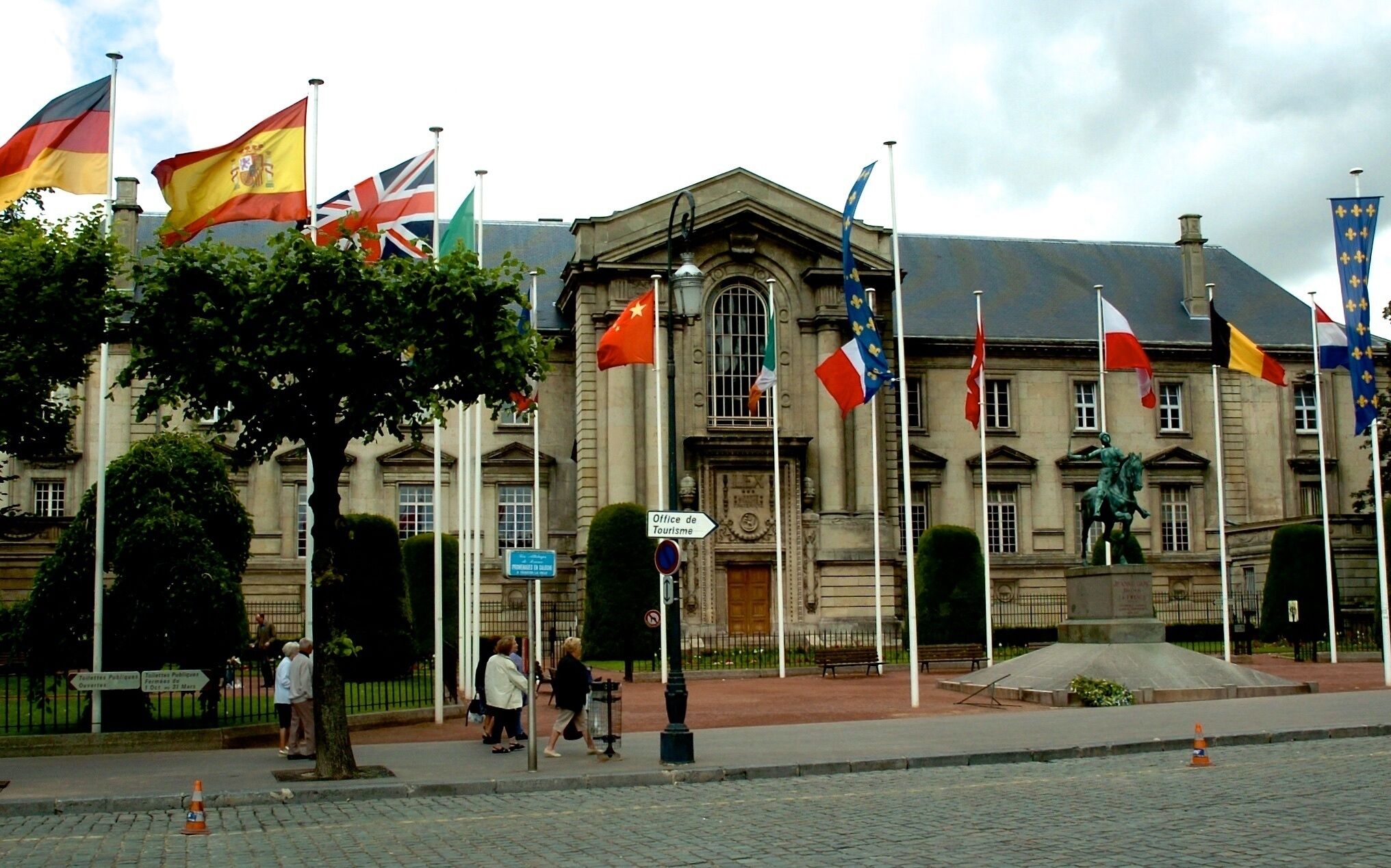 Rear facade of Palais De Justice (Courthouse) near Reims Cathedral. It was built in a neoclassical style in 1839.