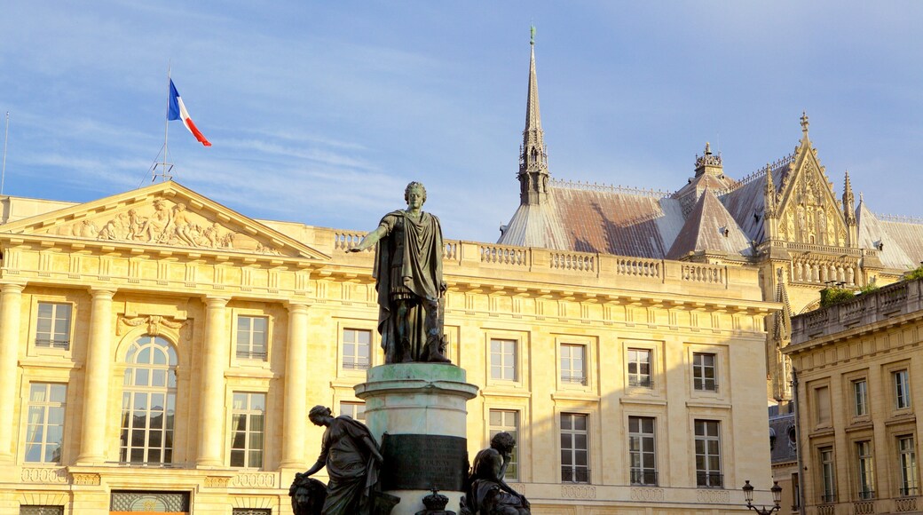 Reims featuring a statue or sculpture, heritage elements and heritage architecture