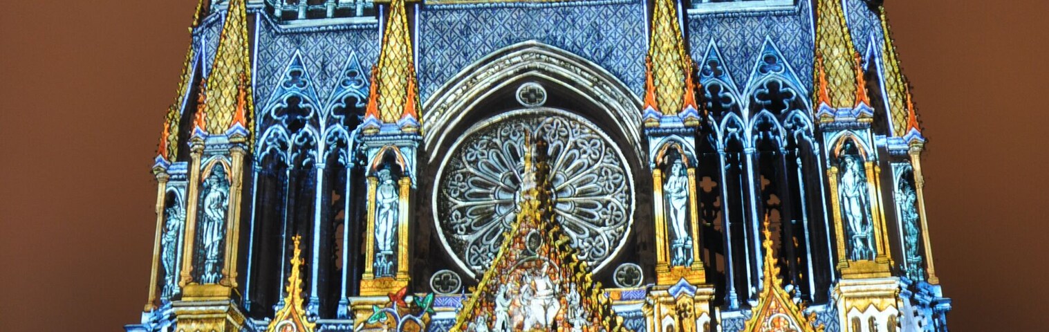 Images projected onto the facade of Reims cathedral in the summer of 2012