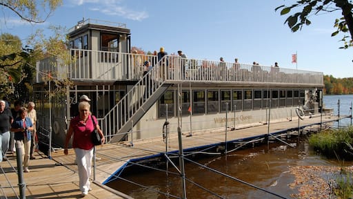 Rhinelander แสดง เดินหรือเดินป่า และ ทะเลสาบหรือแอ่งน้ำ