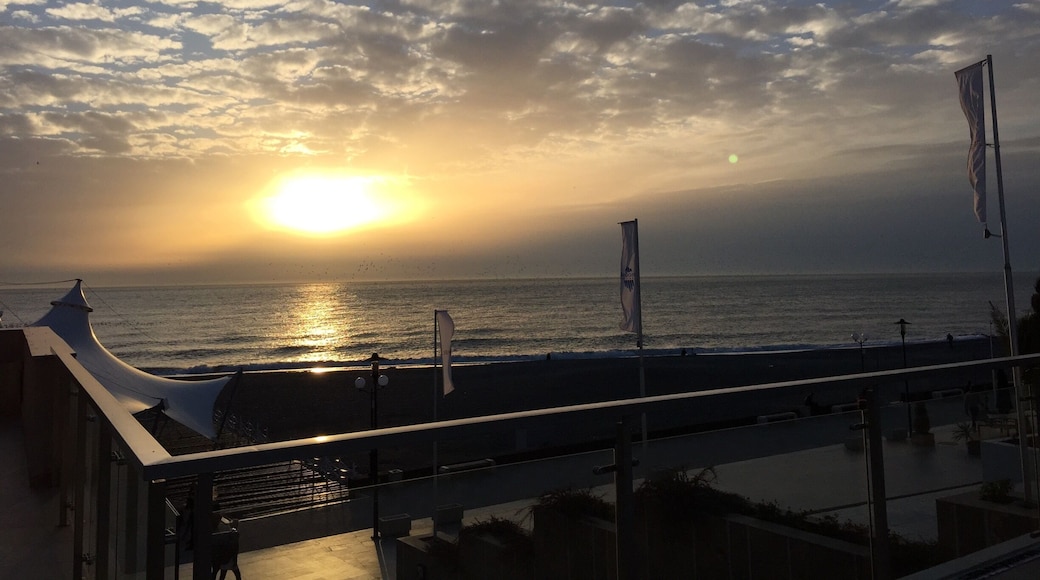 Sun setting over the Black Sea in Sochi. What extremes in Russia, it was 65 and sunny