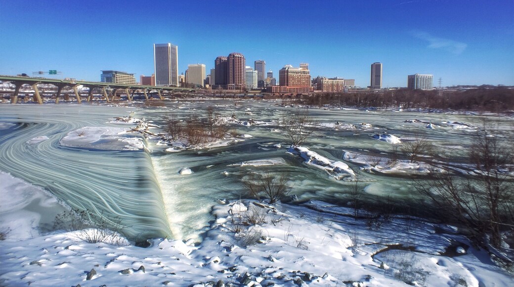 Richmond can be a #winterwonder when the James River gets icy!
#winterwonders