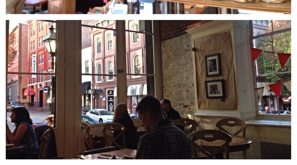 In the heart of Richmond is a great coffee house and restaurant. The Urban Farmhouse has great breakfasts and very good espresso drinks (the large latte comes with 4 shots as it should). Wifi and plenty of tables to get comfortable with big windows providing a nice view of old Richmond. It's right across the street from La Grotta Ristorante a good Italian restaurant for later in the night. A definite stop when in Richmond Va.