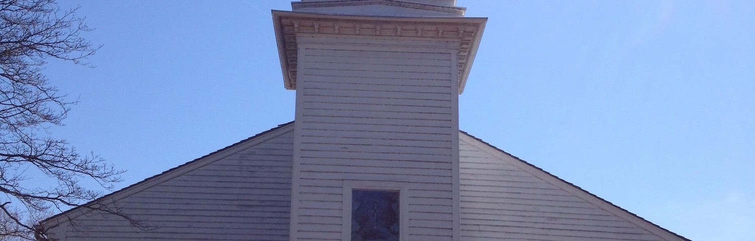 Very neat place. This is where Patrick Henry gave his famous speech "give me liberty or give me death" lots of history here. There are reenactments and tours of the church and the graveyard around the church.